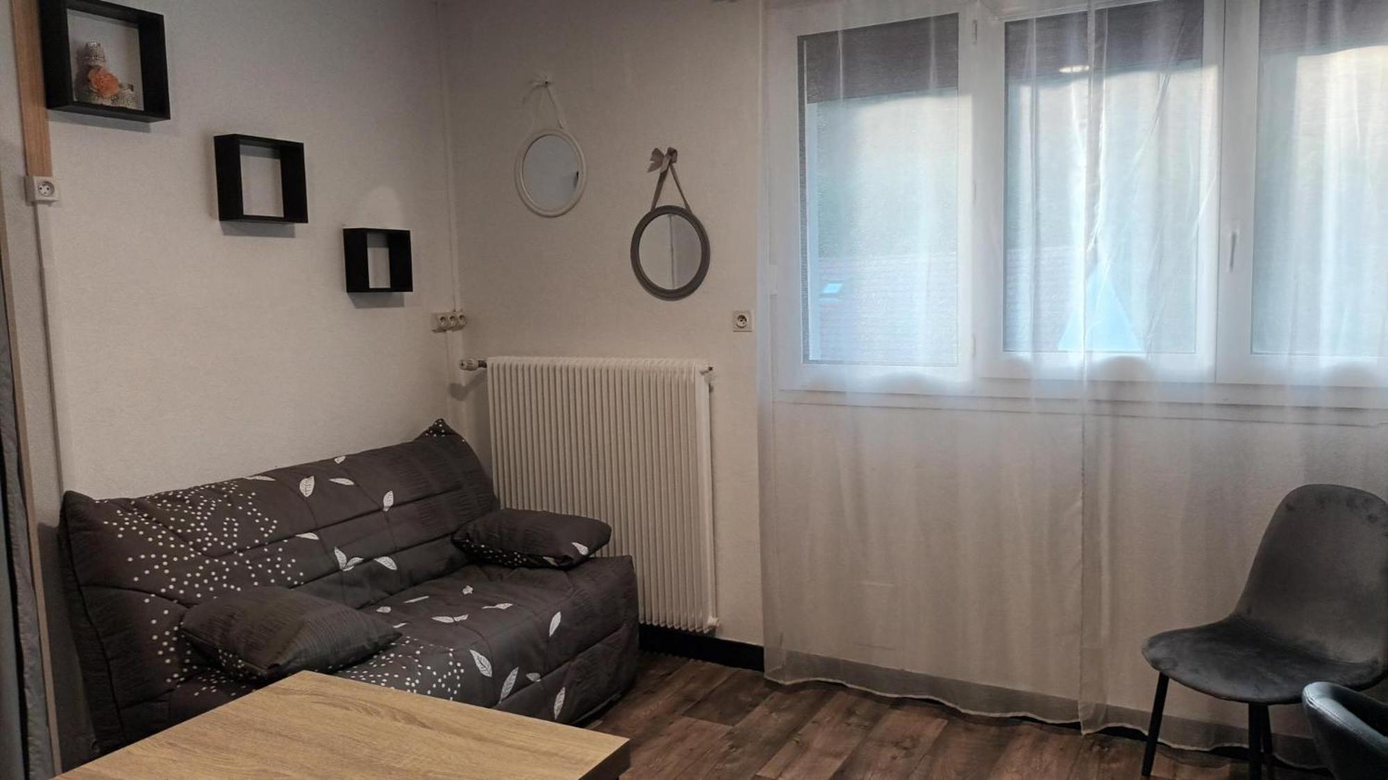Appartement T1 Proche De Vulcania Pontaumur Eksteriør bilde